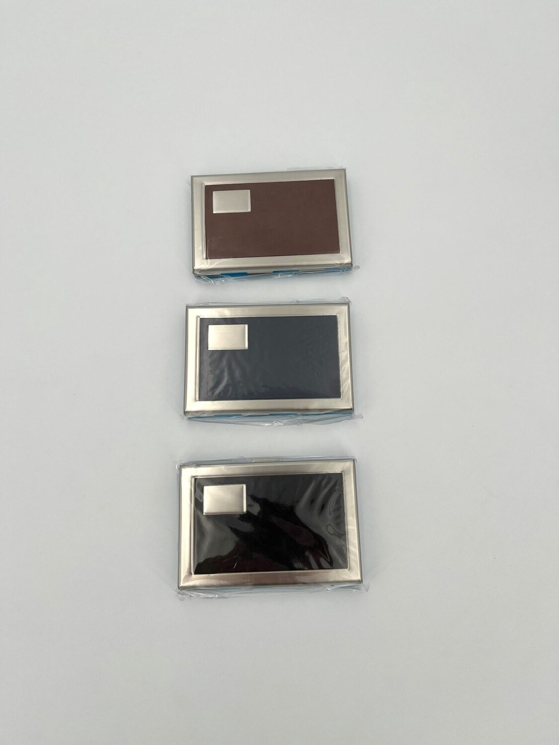 Pasjeshouder met metaal