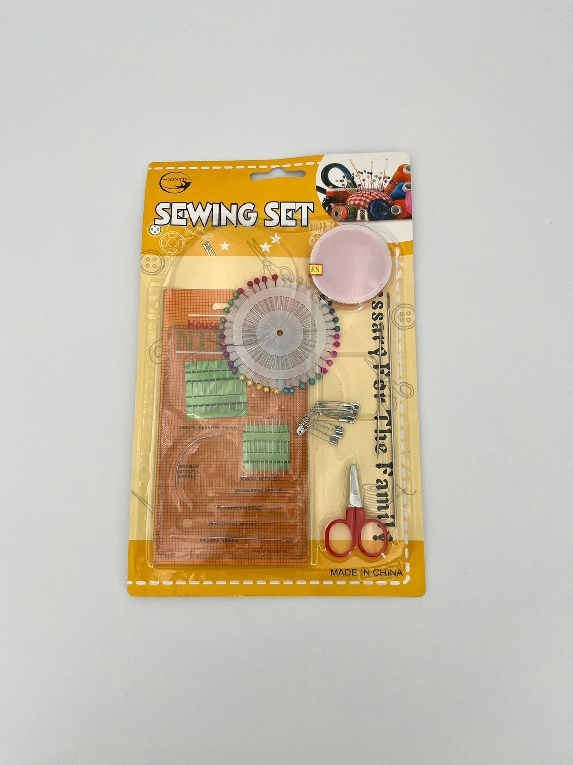 Naaisetje met spelden